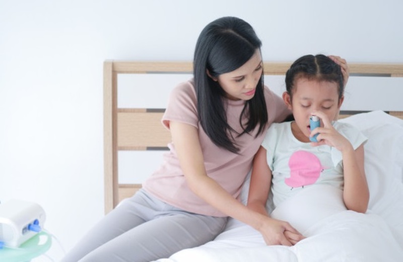 Bên cạnh việc tìm hiểu trẻ em bị cảm cúm uống thuốc gì, cha mẹ cũng cần học cách chăm sóc con em mình tại nhà