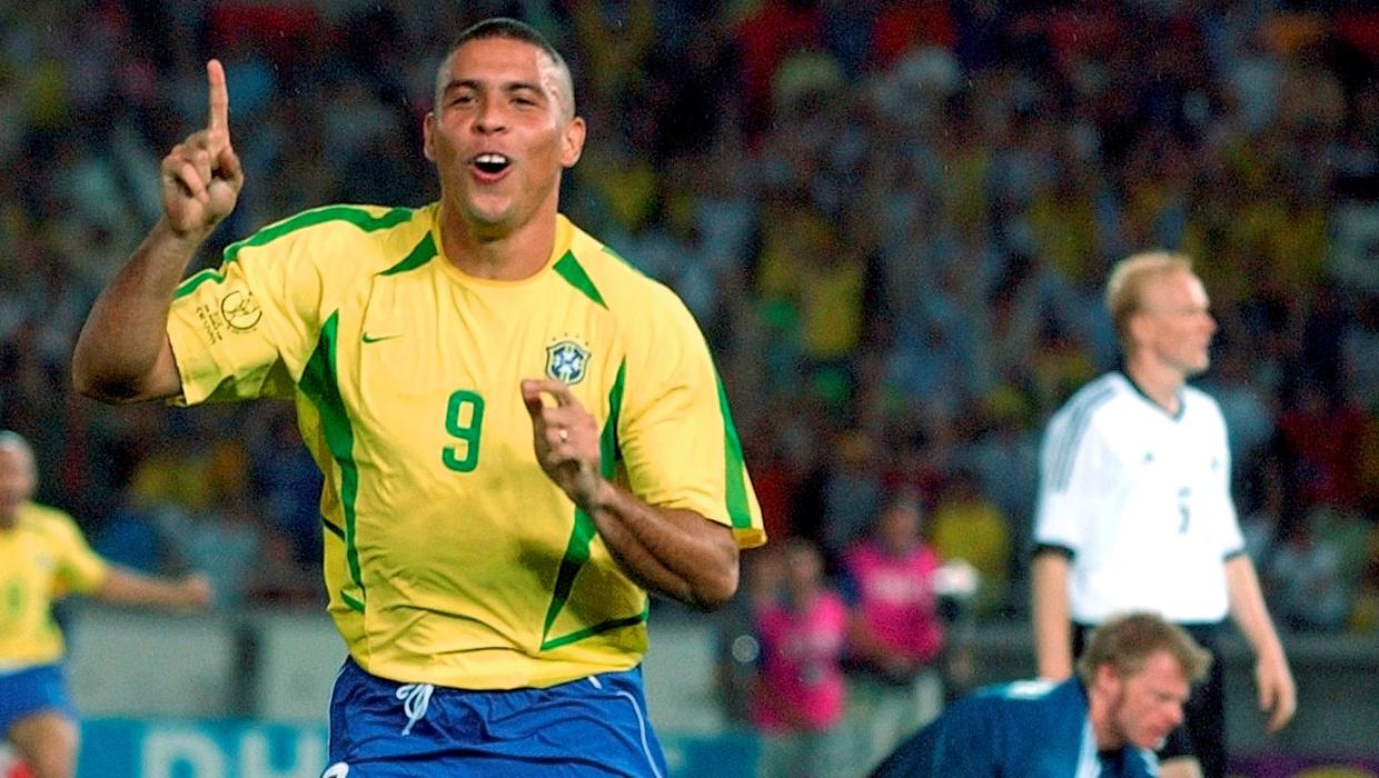 Huyền thoại bóng đá Brazil