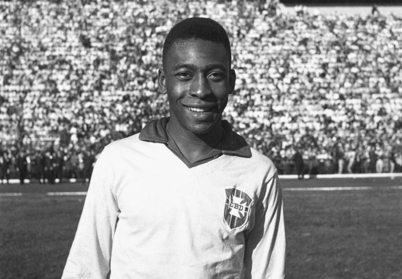 Pelé là cầu thủ trẻ nhất từng ghi bàn tại World Cup khi lập công cho Brazil ở tuổi 17. 