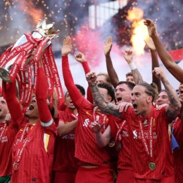 Liverpool FC là đội bóng lên ngôi vô địch Ngoại Hạng Anh mùa 2024-2025. 