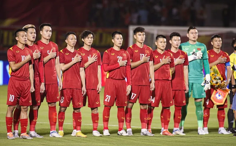 Danh xưng "Messi Việt Nam" vừa là sự kỳ vọng lớn lao, vừa là áp lực vô hình trên sân cỏ.