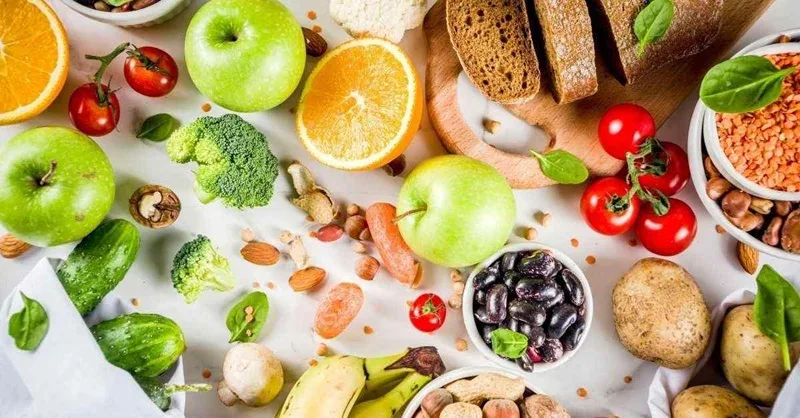 Tăng cường rau xanh và thực phẩm giàu protein trong chế độ giảm mỡ.