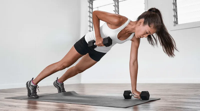 Các bài tập HIIT giúp kích hoạt quá trình đốt mỡ toàn thân mạnh mẽ.