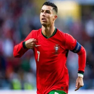 Cristiano Ronaldo là cầu thủ bóng đá người nước nào và hành trình vĩ đại