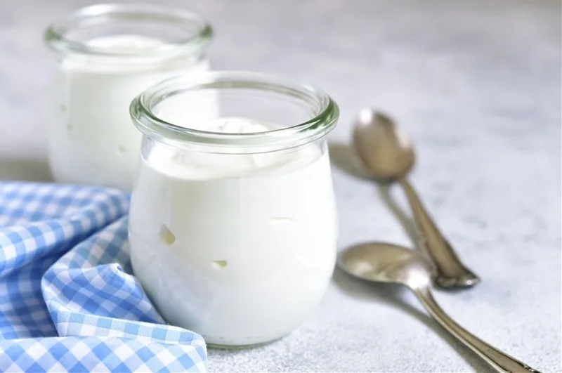Lựa chọn đúng loại sữa chua và kiểm soát khẩu phần giúp bạn duy trì vóc dáng cân đối.